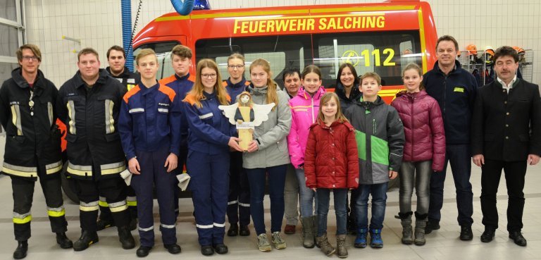 Gruppenfoto bei der Übergabe des Beschützerengels