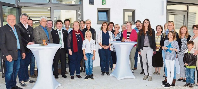 Gruppenfoto beim Festakt zur Inbetriebnahme