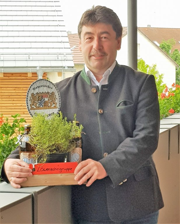 der Bürgermeister mit seinem "Biergarten"