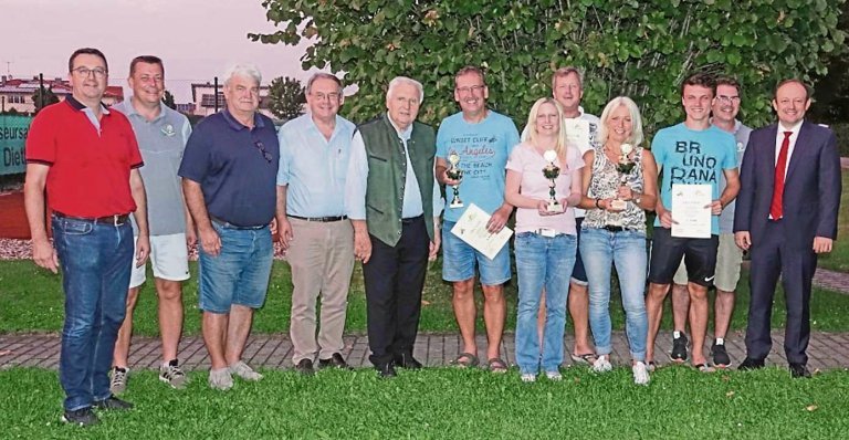 Gruppenfoto beim ILE-Gäuboden-Tenniscup