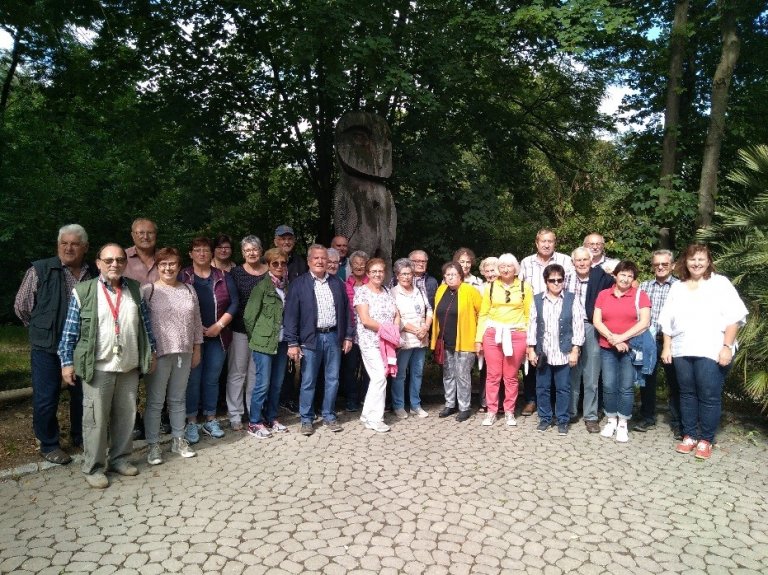 Gruppenfoto beim Tierparkbesuch der ILE-Gäuboden Senioren