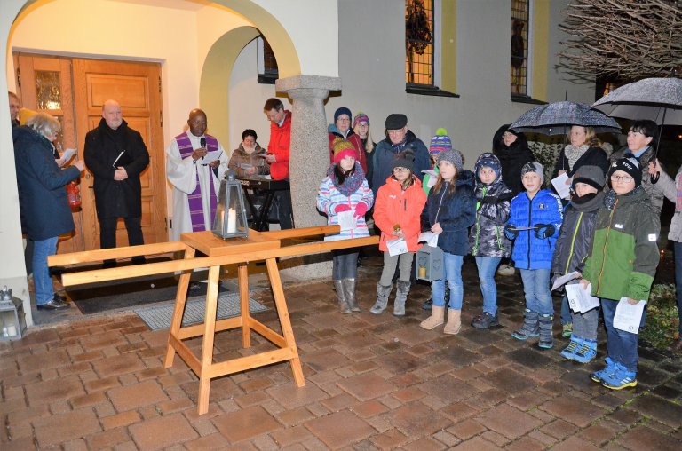 Gruppenfoto bei der Aussendungsfeier in Salching